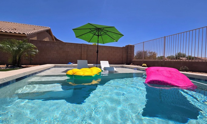 Maricopa Casa | 4BR Golf Course Retreat with NEW Heated Pool, Located on the Duke!