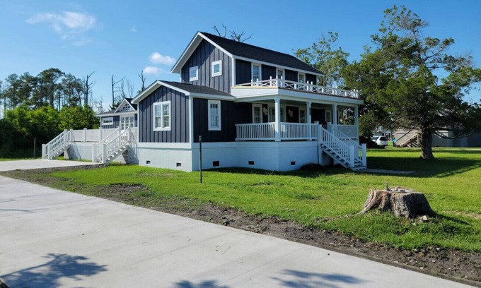 Davis Casa | 4BR Historic Home|Private Dock|Fishing