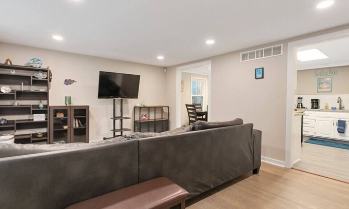 Kansas City Casa | 4BR Home Northland/Safe/Pets Welcome!