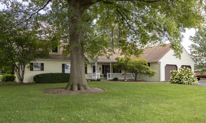 Witmer Casa | Casa 4BR con vistas al campo y tierras de cultivo (Lancaster, PA, EE. UU.)