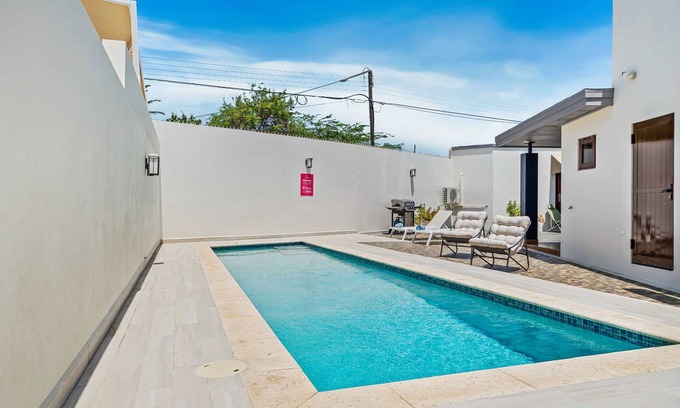 Santa Cruz Casa | 4BR HOME WITH PRIVATE POOL AND BBQ!