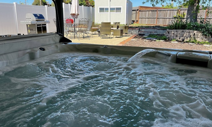 Bay Ho Casa | 4BR House Hot Tub BBQ near SeaWorld