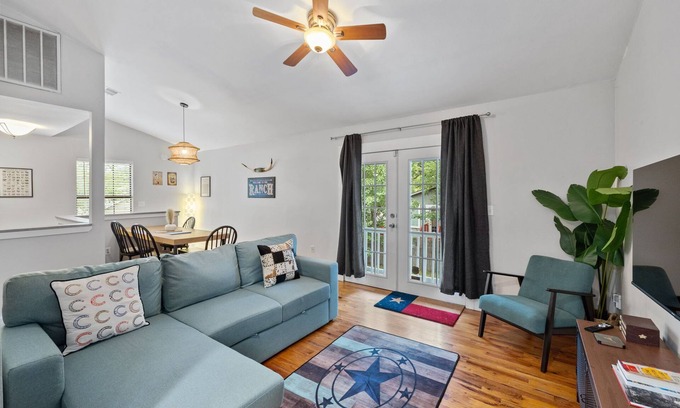Blackshear-Prospect Hill Casa | 4BR house in trendy East Austin