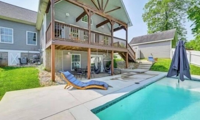 Mount Vernon Casa | 4BR+Lake Access+ Fire Pit+Pet Friendly&Heated Pool w fee+ Avail 10-19 thru 10-24