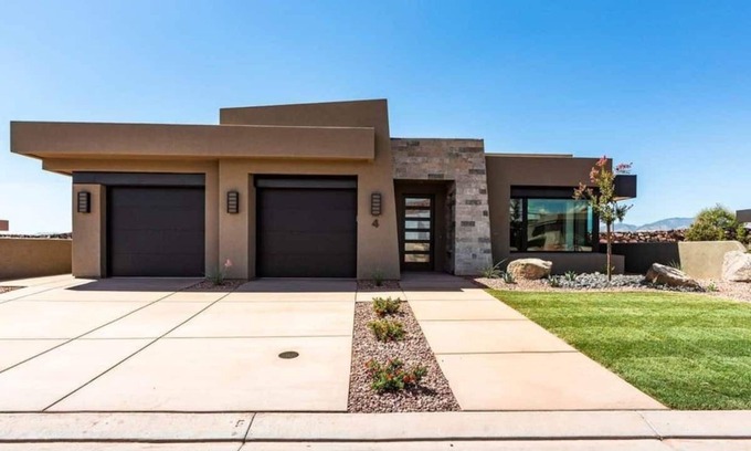 Ivins Casa | 4br Luxury Home near Snow Canyon and Tuacahn