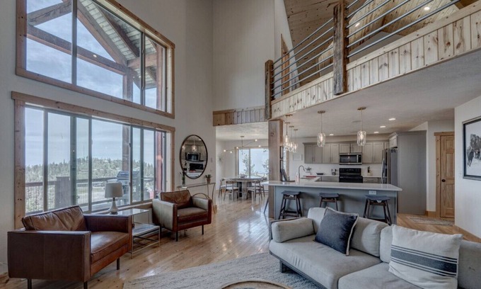 Lead Chalet De Esquí | 4BR Missing Link Chalet at Terry Peak w/ Hot Tub!