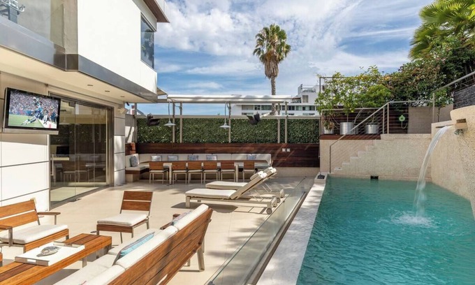 Hollywood Hills West Villa | 4BR Modern Villa w/Tennis Court, Pool, Sauna