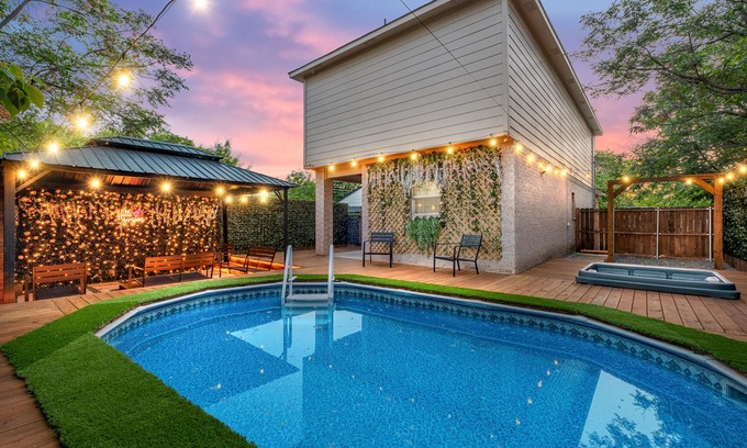 West Dallas Casa | 4BR ModernHome w/ Pool & Jacuzzi