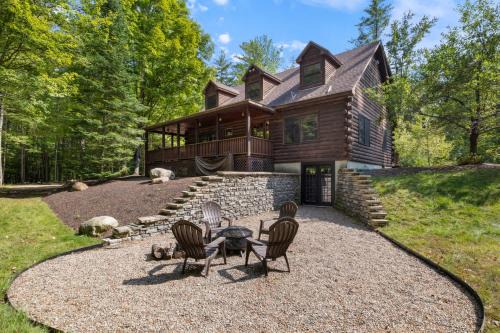 Bartlett Casa | 4BR Mountain retreat with Ski Base Bikes & Yard