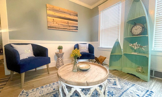 Vermilion Casa | 4BR New England Style Home