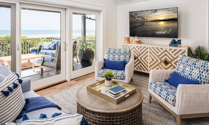 West Beach Village Villa | ENORME cubierta frente al mar, preciosas vistas al mar!