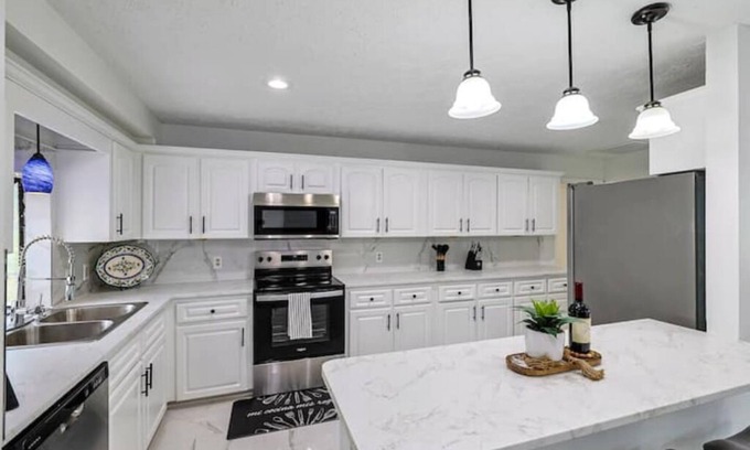 Ocala Casa | 4Br Pool Home Centrally Located in sunny SW Ocala all situated on half acre!