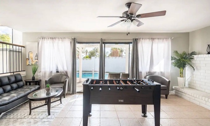 Paradise Casa | 4BR Pool-House Vacation by the Strip! Family-Friendly!