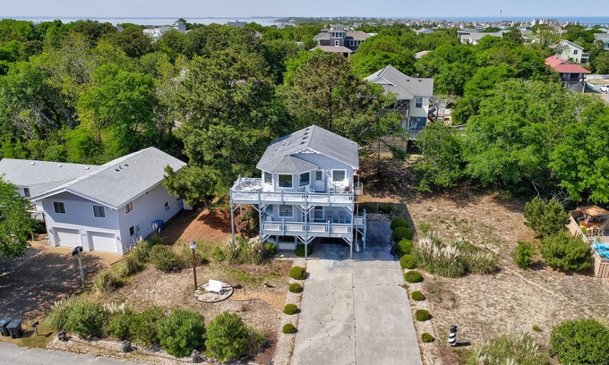 Duck Casa | 4BR Soundview | Deck | Washer/Dryer