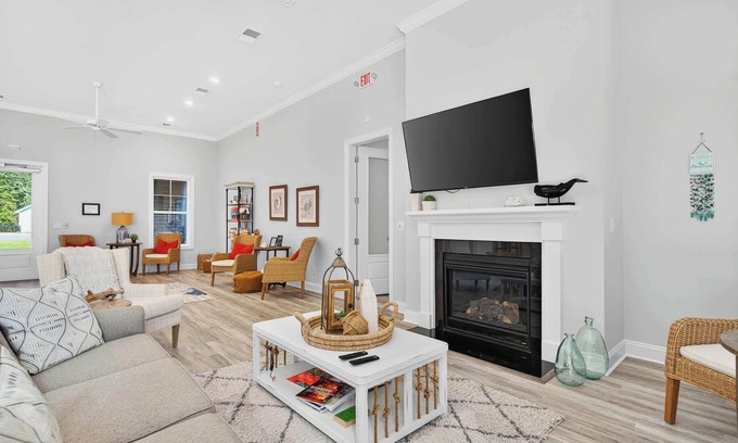 Ocean Isle Beach Casa | 4BR Townhouse with Golf View in Ocean Isle Beach