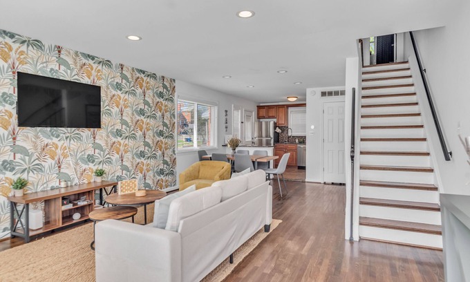 Seminary Hill Casa | 4BR Tropical Oasis, Free Parking
