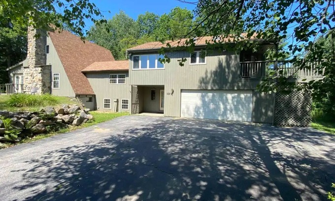 Gilford Casa | 4BR w/Inlaw & Gameroom! Near Lake Winnipesaukee & Gunstock Mountain! Weirs Beach