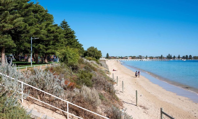 Rockingham Casa | 4BR Walk to the Beach Family Retreat