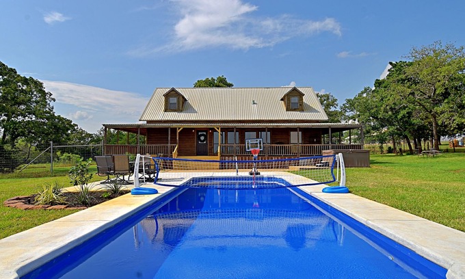 Caldwell County Cabina | 4D Guest Ranch~Large private pool with volley ball and basket ball nets