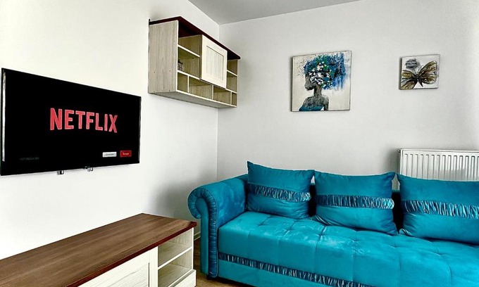 Tractorul Apartamento | 4FriendsCoresiBrasov Blue