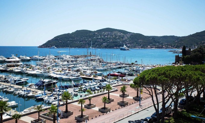 Mandelieu-la-Napoule Beach Apartamento | 4P34 Seafront, 4/5 rooms, panoramic sea view