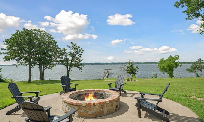 Quinlan Casa | 4th Nite Free! Lakefront Meets Hill Country - Pets
