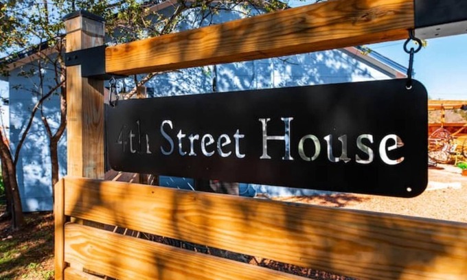 Brady Casa | 4th Street House