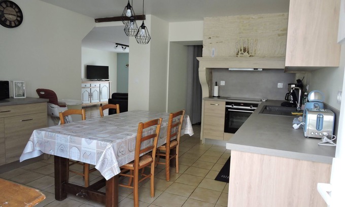 Meurville Casa | 5-6 person gîte "Chez Marlène" near Nigloland
