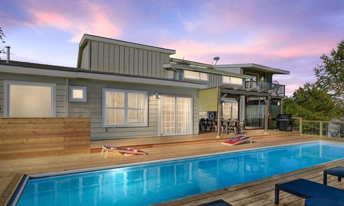 Manor Casa | 5 Acre Country Retreat | Hot Tub + Pool + 2 Primary Suites | Great 4 Gatherings