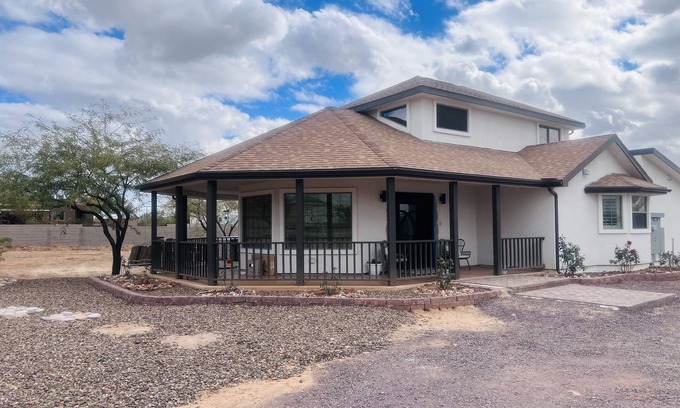 Desert Hills Otro | 5 acre Modern Farmhouse with horse property! Pet Friendly!