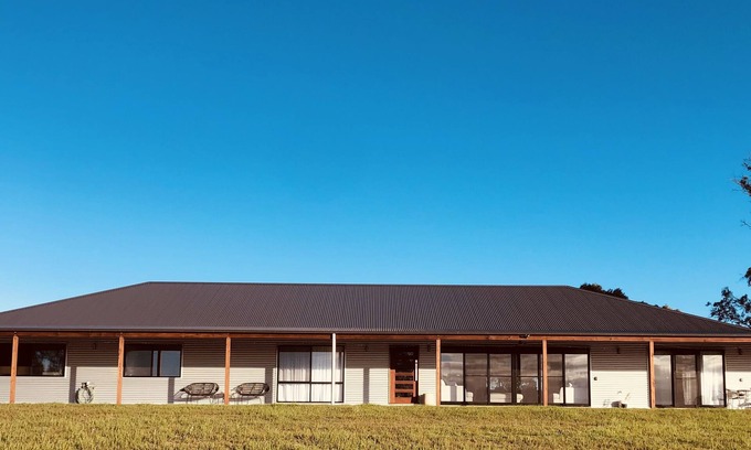 Mansfield Casa | 5 acre property with magnificent views