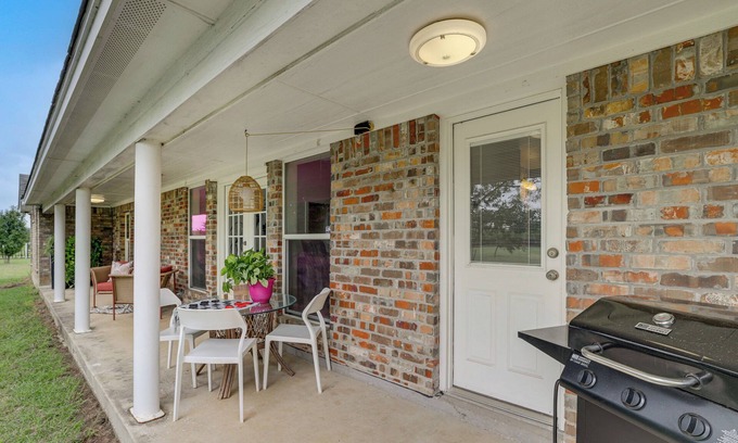 Crowley Casa | 5 Acres! Countryside Getaway Outside Fort Worth