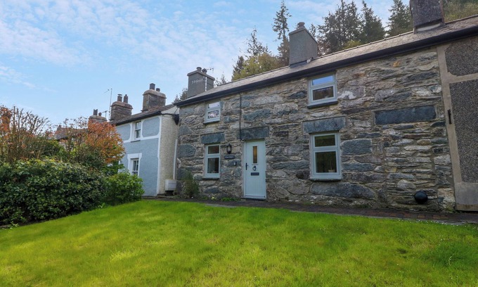 Betws-Y-Coed Cabaña | 5 BANC LLUGWY, with open fire in Betws-Y-Coed