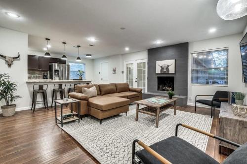 Park Central Casa | 5-BD 2-BA Spring Valley Park Home w Backyard Fun