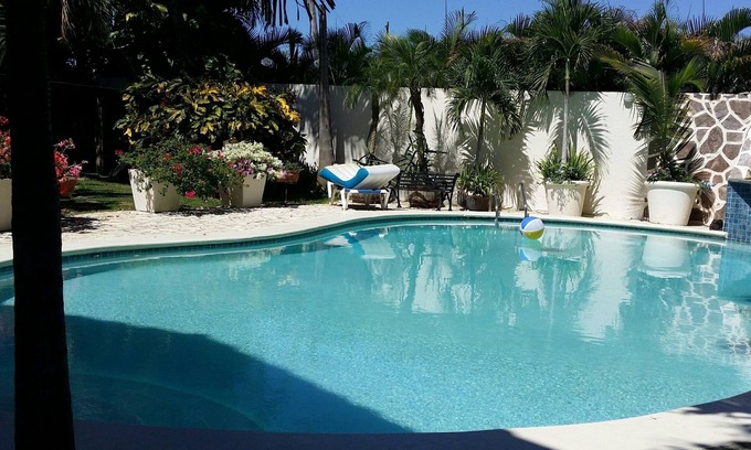 La Esplanada Villa | Villa de 5 BD para huéspedes con piscina, cerca de todo.