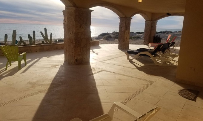 Puerto Peñasco Casa | ESPECIALES LLAMAN A KIM. 5 BDRM SLEEPS 20! MESA DE BILLAR. PROTEGIDO PRIVADO. 4X4s