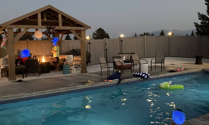 Helena Casa | 5 BDRM Luxury Montana Retreat on golf course+PRVT pool (seasonal)+3 nearby lakes