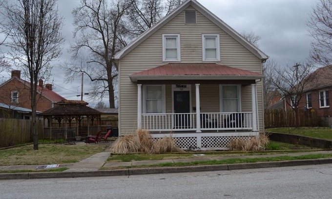 Hermann Casa | 5 bed 2 Bath in Downtown Hermann, MO