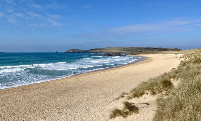 Constantine Bay Casa | 5 bed, 3 bath detached holiday home close to Constantine Bay beach with parking