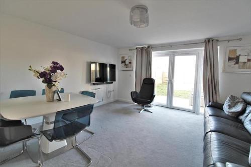 North End Casa | 5 bed and 3 bath house in London