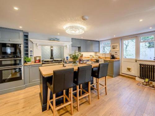 Appledore Casa | 5 Bed in Appledore 89620