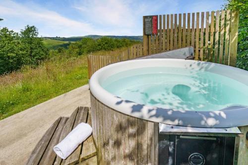Llanfihangel-Ystrad Casa | 5 Bed in Dihewyd oc-t32350