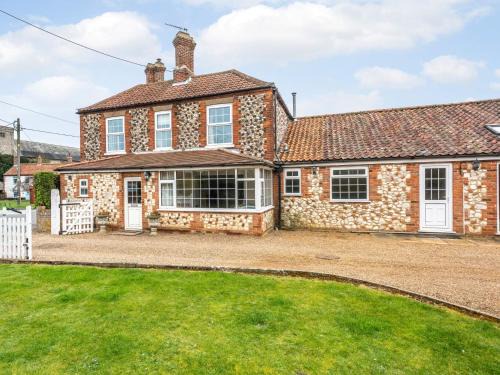 Thornham Casa | 5 Bed in Thornham KT028