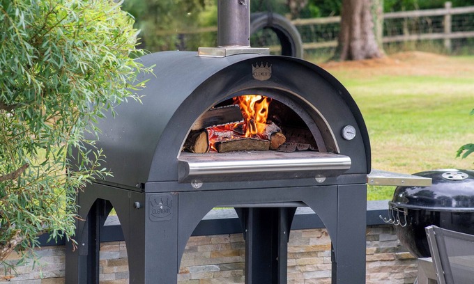 Hungerford Casa | 5-Bed Luxury Home with Private Pool, Hot Tub, Pizza-Oven & Gym — Sleeps 13