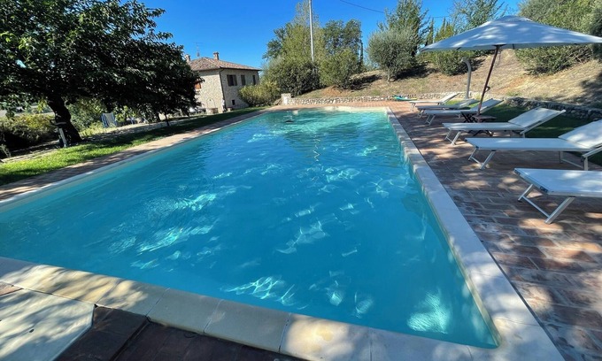Todi Casa | 5 bedrms/5 bathrms/1 stg-dng rm/1 kitchn-diner/Exc pool + 20 hectares of land