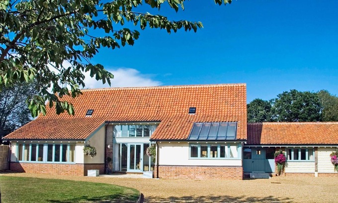 Skeyton Cabaña | 5 bedroom accommodation in Swanton Abbott