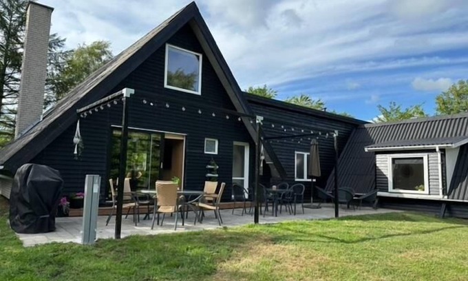 Farso Casa | 5 bedroom apartment in Farsø