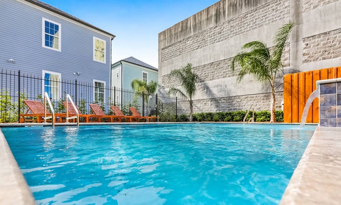 Faubourg Lafayette Apartamento | 5 Bedroom Apartment near French Quarter by Hosteeva
