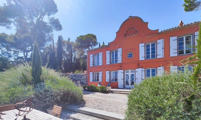 Ouveillan Casa | Hermosa casa de 5 dormitorios en.