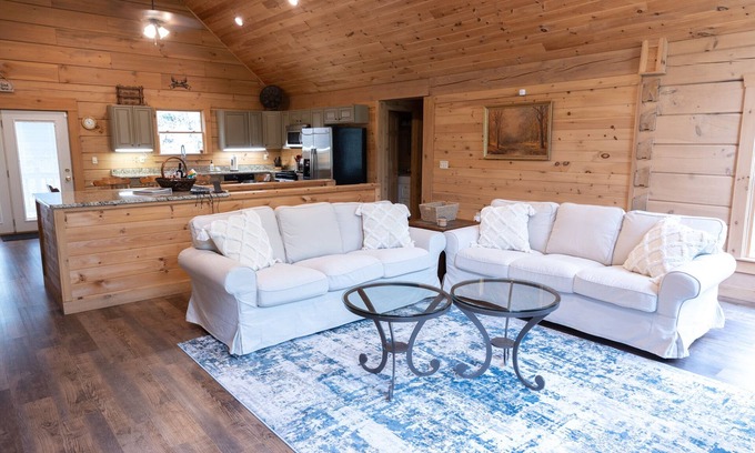 Fulda Cabina | 5-bedroom cabin just 14 minutes from Holiday World and Splashin' Safari